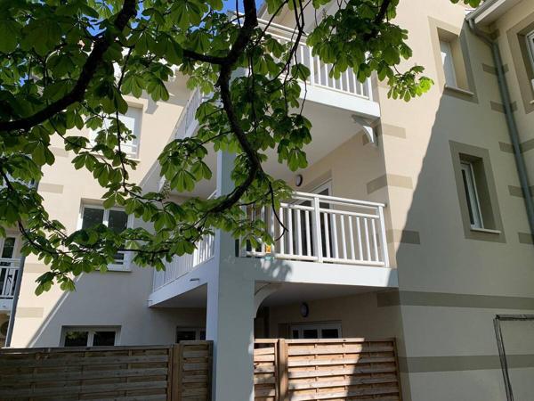 Appartement
         3 pièces
        - 64 m² 260 000 € *