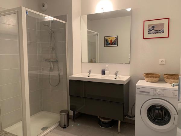 Appartement
         3 pièces
        - 64 m² 260 000 € *