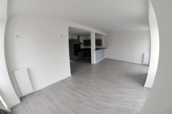Appartement
         3 pièces
        - 65 m² 150 000 € *