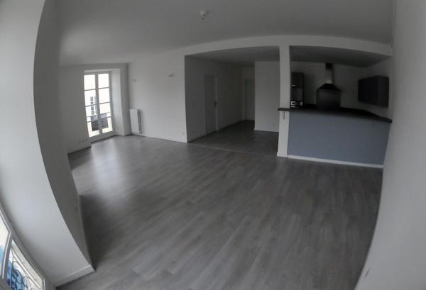 Appartement
         3 pièces
        - 65 m² 150 000 € *