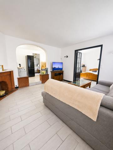 Gaillon – Maison de ville avec cour, garage et fort potentiel d’agrandissement