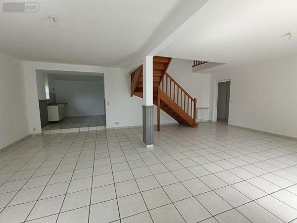 Maison à louer à Plémet dans les Côtes-d'Armor (22210), ref : 22115-L338