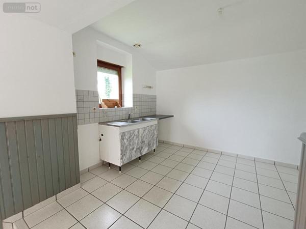 Maison à louer à Plémet dans les Côtes-d'Armor (22210), ref : 22115-L338