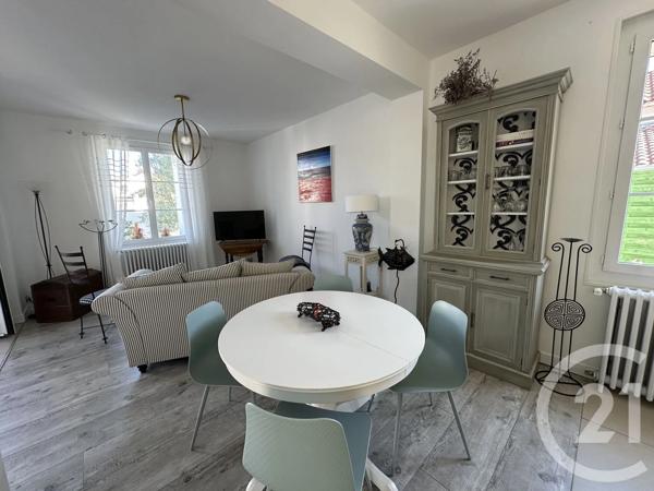 Maison à vendre  6 pièces - 102,19 m 2   ROYAN  - 17