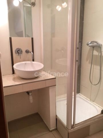 Immeuble à vendre DRAGUIGNAN (83), Taux de rentabilité net de 7,6 %, 4 appartements rénovés, jardin de 80 m² !!