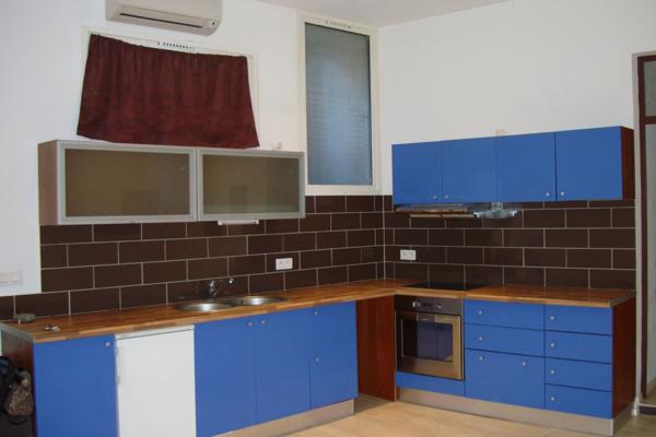 Immeuble à vendre DRAGUIGNAN (83), Taux de rentabilité net de 7,6 %, 4 appartements rénovés, jardin de 80 m² !!