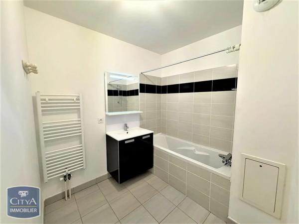 Appartement à louer 3 pièces 60.96m² Loos (59120)
