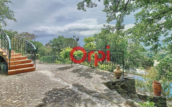 Maison à vendre    5 pièces •  Catllar