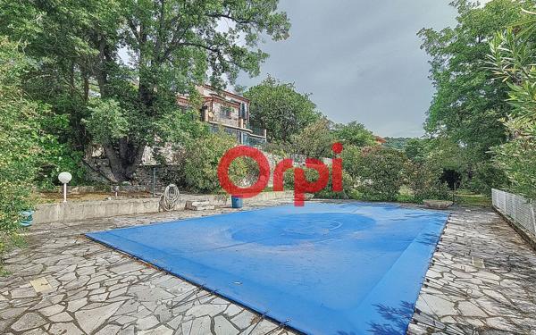 Maison à vendre    5 pièces •  Catllar