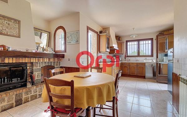 Maison à vendre    5 pièces •  Catllar