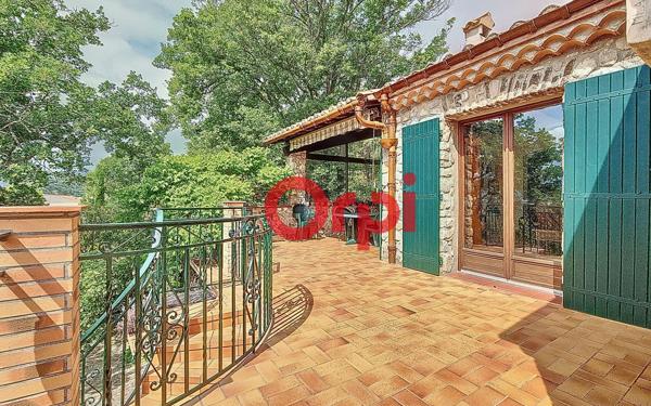 Maison à vendre    5 pièces •  Catllar