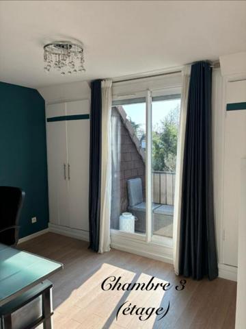 Maison familiale 6 chambres avec vie de plain-pied  au calme en impasse