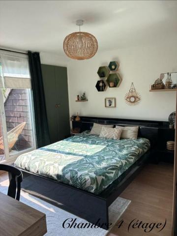 Maison familiale 6 chambres avec vie de plain-pied  au calme en impasse