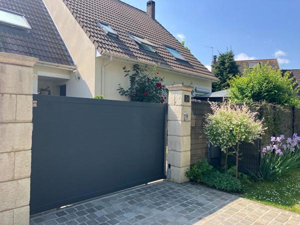 Maison familiale 6 chambres avec vie de plain-pied  au calme en impasse