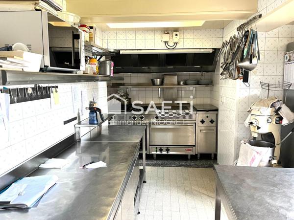 Magnifique hôtel-restaurant entièrement équipé, disposant d'une licence IV.