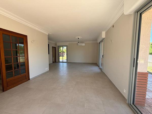 A LOEUR - PORTET SUR GARONNE - Maison T6 de 155 m² rénovée, avec cuisine équipée, climatisation, double garage et jardin cloturé - G1314