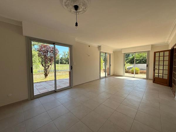 A LOEUR - PORTET SUR GARONNE - Maison T6 de 155 m² rénovée, avec cuisine équipée, climatisation, double garage et jardin cloturé - G1314