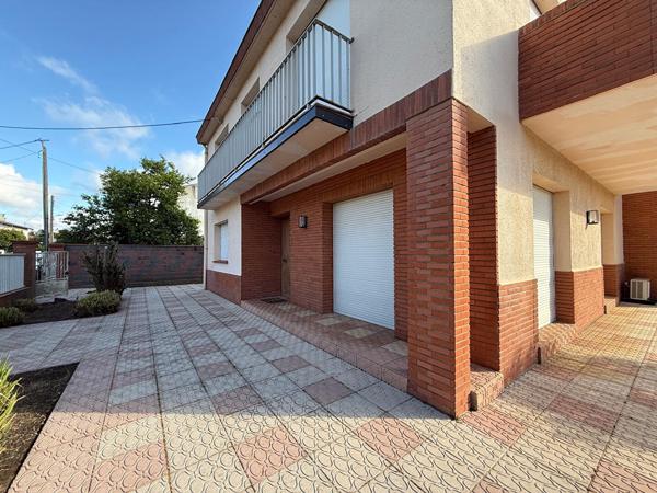 A LOEUR - PORTET SUR GARONNE - Maison T6 de 155 m² rénovée, avec cuisine équipée, climatisation, double garage et jardin cloturé - G1314