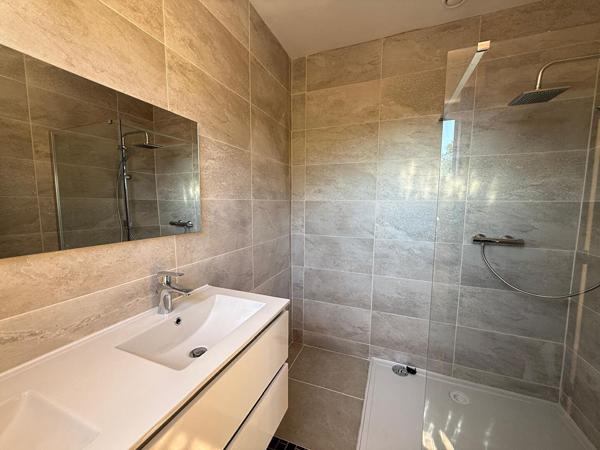 A LOEUR - PORTET SUR GARONNE - Maison T6 de 155 m² rénovée, avec cuisine équipée, climatisation, double garage et jardin cloturé - G1314
