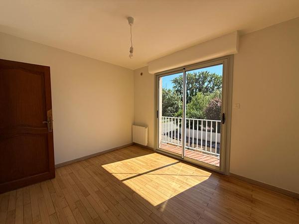 A LOEUR - PORTET SUR GARONNE - Maison T6 de 155 m² rénovée, avec cuisine équipée, climatisation, double garage et jardin cloturé - G1314