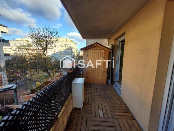 Clamart Appartement T4 proche Tram T6 et de toutes commodités.