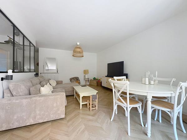 Appartement La Seyne Sur Mer de 5 pièces de 96 m² avec 4 chambres, terrasse et garage