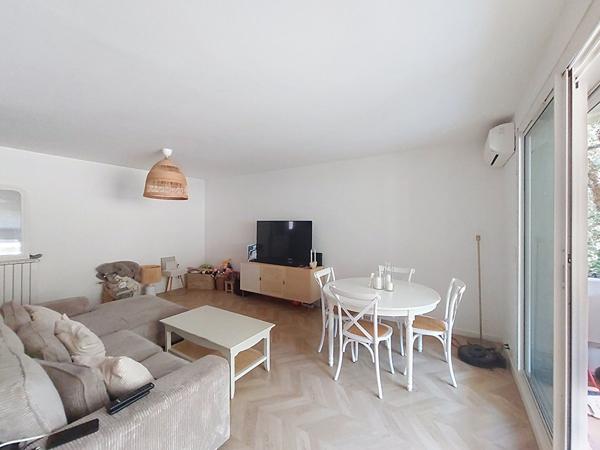 Appartement La Seyne Sur Mer de 5 pièces de 96 m² avec 4 chambres, terrasse et garage