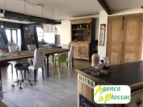 ANCIEN ATELIER RENOVE - ATYPIQUE // 325 M2 HABITABLES // 30 MN POITIERS/CHATELLERAULT