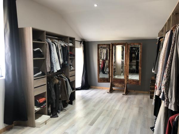 ANCIEN ATELIER RENOVE - ATYPIQUE // 325 M2 HABITABLES // 30 MN POITIERS/CHATELLERAULT