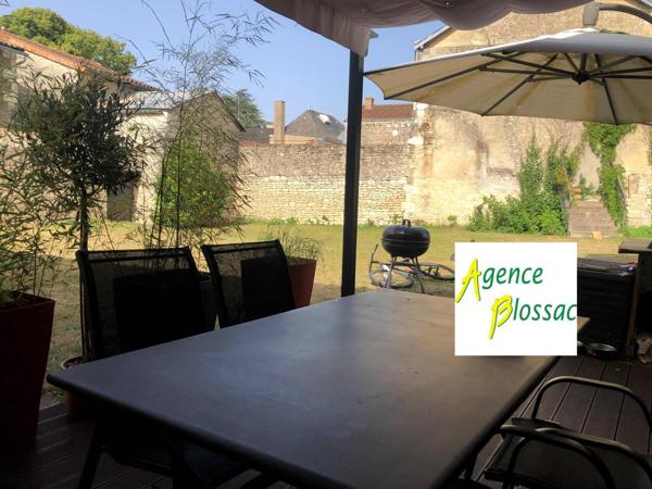 ANCIEN ATELIER RENOVE - ATYPIQUE // 325 M2 HABITABLES // 30 MN POITIERS/CHATELLERAULT