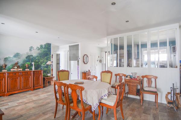 Maison Maison familiale Saint Medard En Jalles - 3 chambres et un bureau, piscine - Parcelle de 1 161m2 143 m²