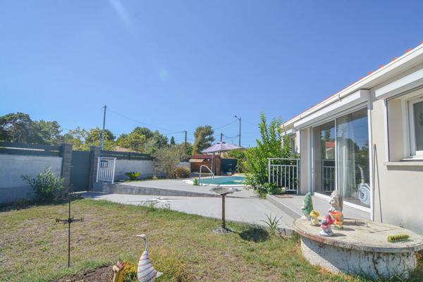 Maison Maison familiale Saint Medard En Jalles - 3 chambres et un bureau, piscine - Parcelle de 1 161m2 143 m²