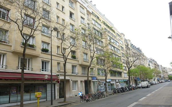 Appartement à louer    2 pièces • 46 m2 Paris 15