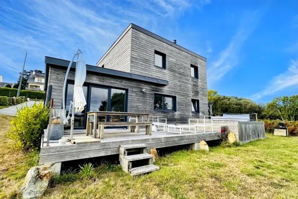 Un cadre idyllique, une maison lumineuse, un spa avec vue : votre havre de paix à Crozon