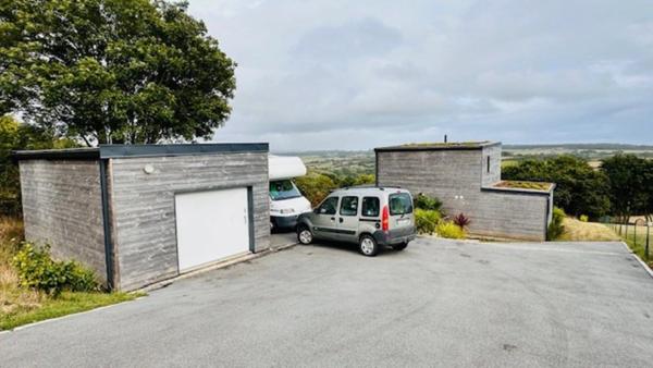Un cadre idyllique, une maison lumineuse, un spa avec vue : votre havre de paix à Crozon