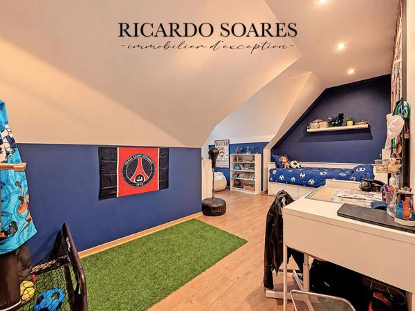 60700 PONT-SAINTE-MAXENCE (SARRON) - MAISON FAMILIALE 7 PIÈCES / 157 M2 AU SOL / 5 CHAMBRES / DOUBLE GARAGE / TERRAIN 876 M²