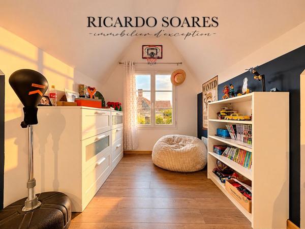 60700 PONT-SAINTE-MAXENCE (SARRON) - MAISON FAMILIALE 7 PIÈCES / 157 M2 AU SOL / 5 CHAMBRES / DOUBLE GARAGE / TERRAIN 876 M²