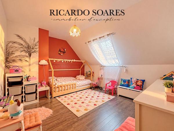 60700 PONT-SAINTE-MAXENCE (SARRON) - MAISON FAMILIALE 7 PIÈCES / 157 M2 AU SOL / 5 CHAMBRES / DOUBLE GARAGE / TERRAIN 876 M²