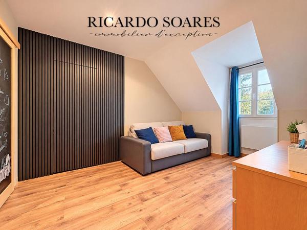 60700 PONT-SAINTE-MAXENCE (SARRON) - MAISON FAMILIALE 7 PIÈCES / 157 M2 AU SOL / 5 CHAMBRES / DOUBLE GARAGE / TERRAIN 876 M²