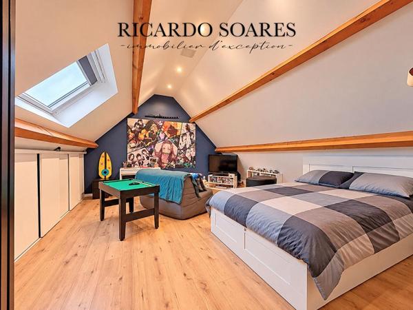 60700 PONT-SAINTE-MAXENCE (SARRON) - MAISON FAMILIALE 7 PIÈCES / 157 M2 AU SOL / 5 CHAMBRES / DOUBLE GARAGE / TERRAIN 876 M²