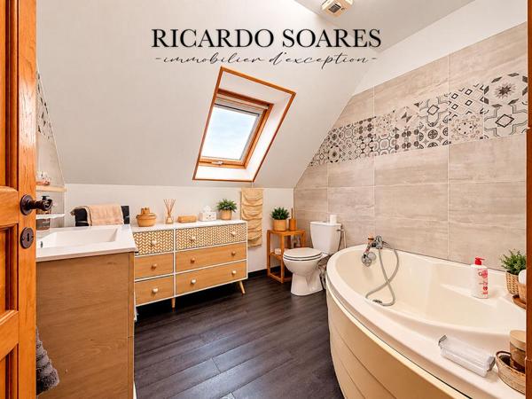 60700 PONT-SAINTE-MAXENCE (SARRON) - MAISON FAMILIALE 7 PIÈCES / 157 M2 AU SOL / 5 CHAMBRES / DOUBLE GARAGE / TERRAIN 876 M²