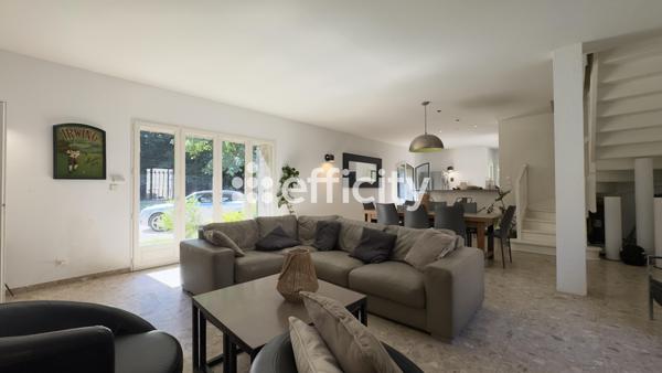 Maison 17 pièces - 450 m²