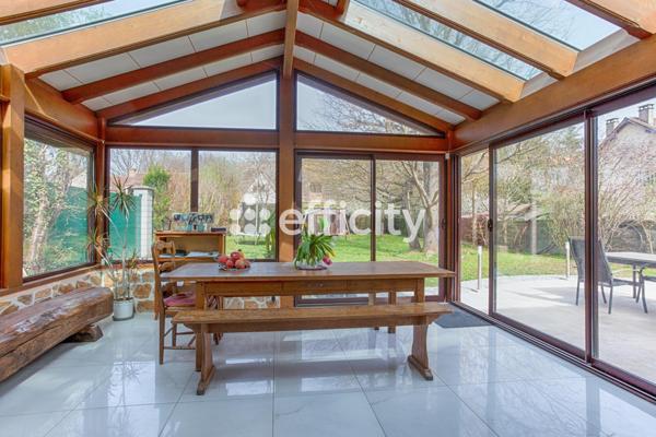 Maison 7 pièces - 201 m²