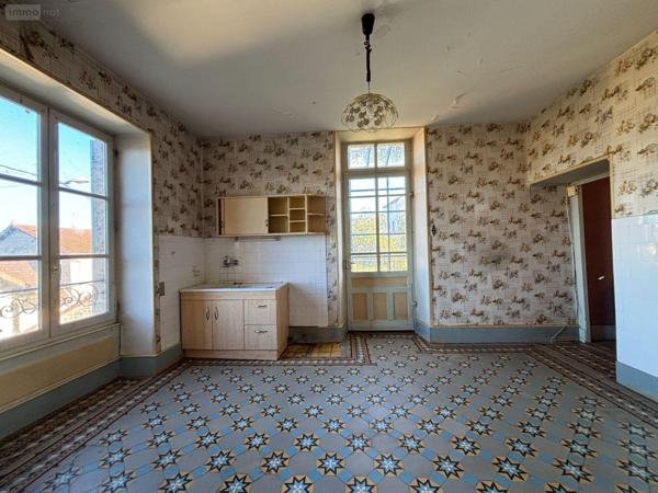 Maison à vendre à Cousance dans le Jura (39190), ref : 71111-128