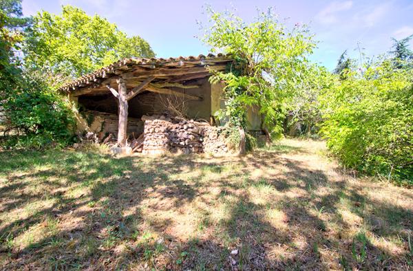 LAYRAC proche AGEN - Maison de maître de 240 m² avec dépendances et étang, située sur 4,5 hectares.