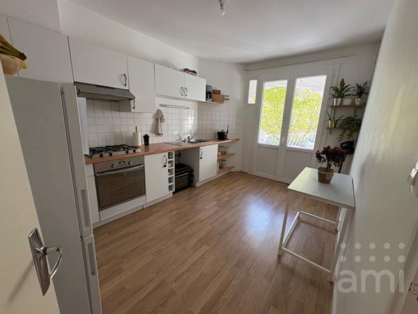 APPARTEMENT RENOVE NIORT - 3 pièce(s) - 81 m2