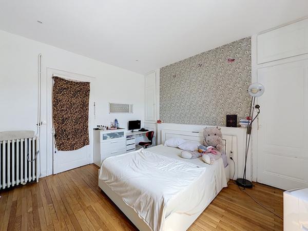 Appartement
         4 pièces
        - 132 m² 199 900 € *