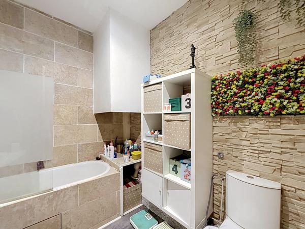Appartement
         4 pièces
        - 132 m² 199 900 € *