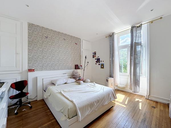 Appartement
         4 pièces
        - 132 m² 199 900 € *