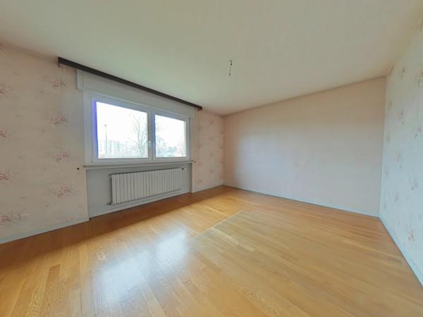 RARE À FLORANGE – Pavillon individuel plain pied sur sous-sol - 1 192 m² exposé Sud-Ouest – Volumes et potentiel !